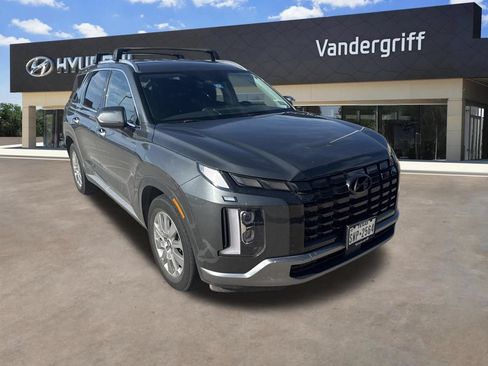Used 2023 Hyundai Palisade SEL AWD/4WD image 2