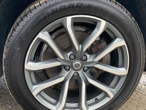 Used 2018 Volvo XC90 T5 Momentum w/ Momentum Plus Package AWD/4WD image 10