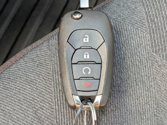 Used 2024 Chevrolet Trax RS w/ Driver Confidence Package FWD image 28