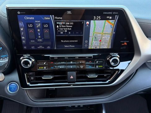 Used 2021 Toyota Highlander Platinum AWD/4WD image 11