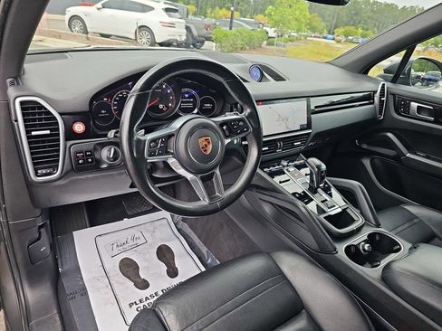 Used 2020 Porsche Cayenne AWD/4WD image 18