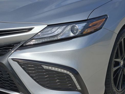 Used 2023 Toyota Camry XSE FWD image 10