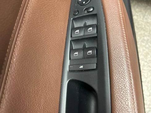 Used 2011 BMW X5 xDrive50i AWD/4WD image 9