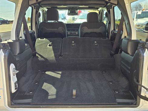 Used 2025 Jeep Wrangler Unlimited Rubicon 4xe w/ Safety Group AWD/4WD image 14