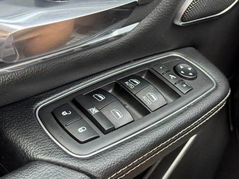 Used 2019 RAM 1500 Laramie AWD/4WD image 30
