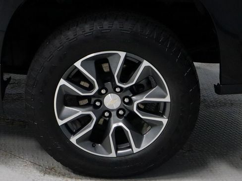 Used 2023 Chevrolet Silverado 1500 LT AWD/4WD image 19