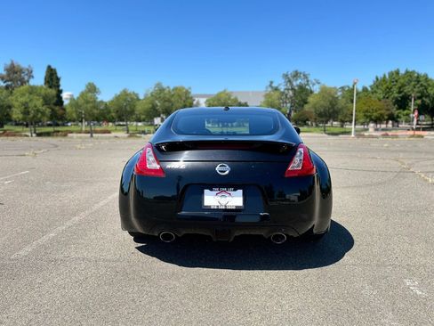 Used 2011 Nissan 370Z Touring w/ Sport Pkg RWD image 6