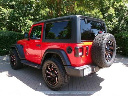 Used 2021 Jeep Wrangler Sport AWD/4WD image 5