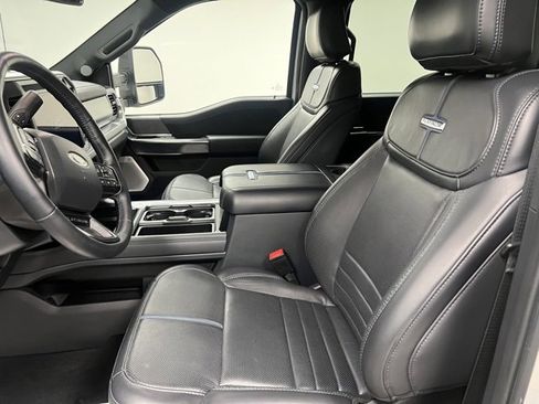Used 2025 Ford F450 Platinum w/ FX4 Off-Road Package image 22