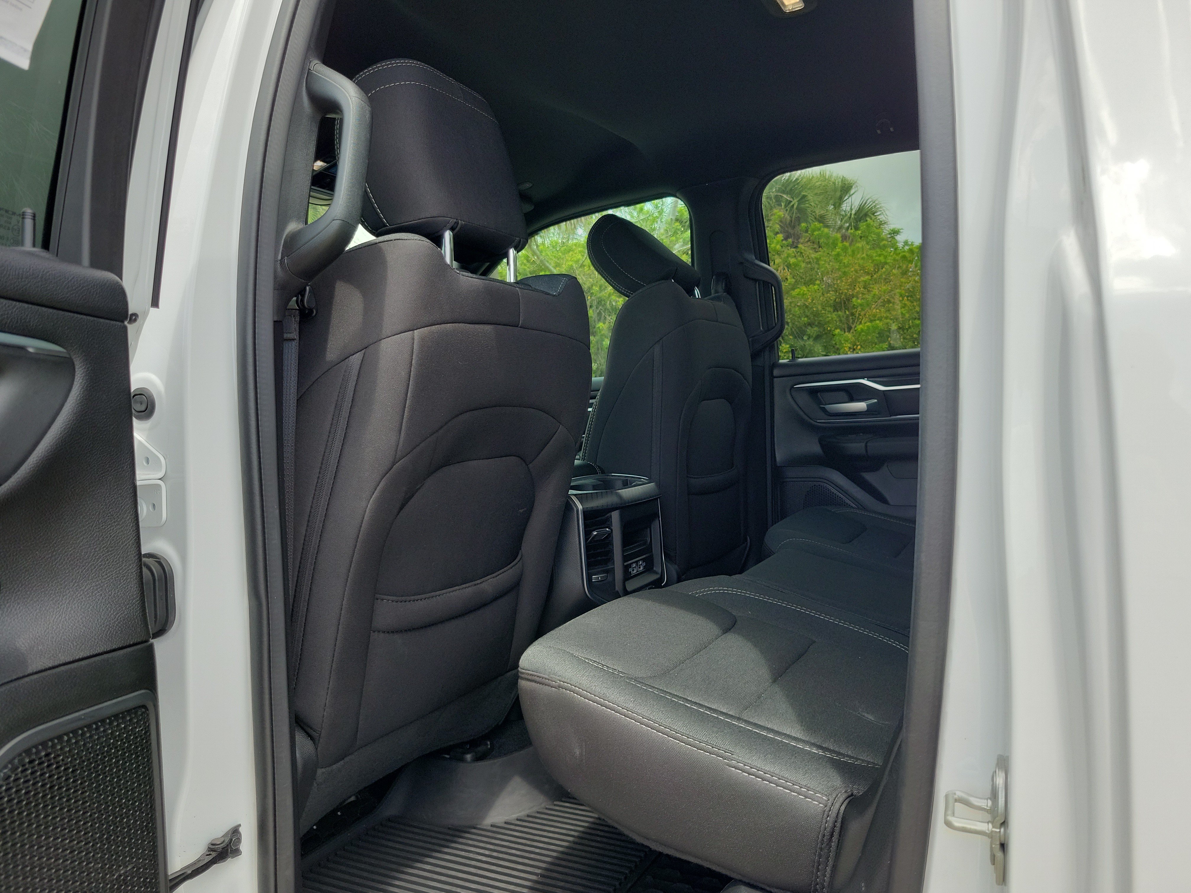 Used 2025 RAM 1500 Big Horn AWD/4WD image 9