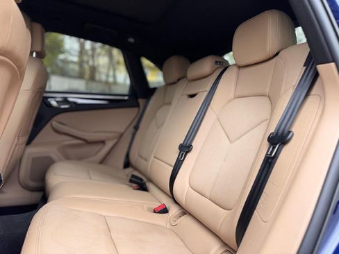 Used 2023 Porsche Macan AWD/4WD image 24