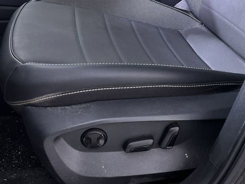 Used 2023 Volkswagen Taos SE image 12