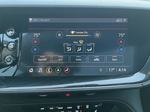 Used 2021 Buick Envision Essence w/ Technology Package I image 32