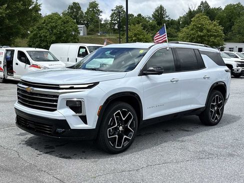 New 2026 Chevrolet Traverse High Country FWD image 2