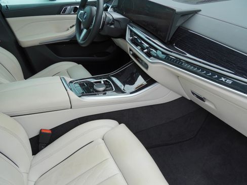 Certified 2025 BMW X5 xDrive40i w/ M Sport Package AWD/4WD image 10
