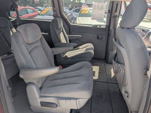 Used 2006 Dodge Grand Caravan SXT FWD image 14