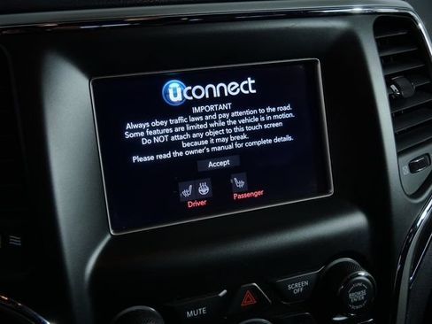 Used 2018 Jeep Grand Cherokee Limited w/ Trailer Tow Group IV AWD/4WD image 17