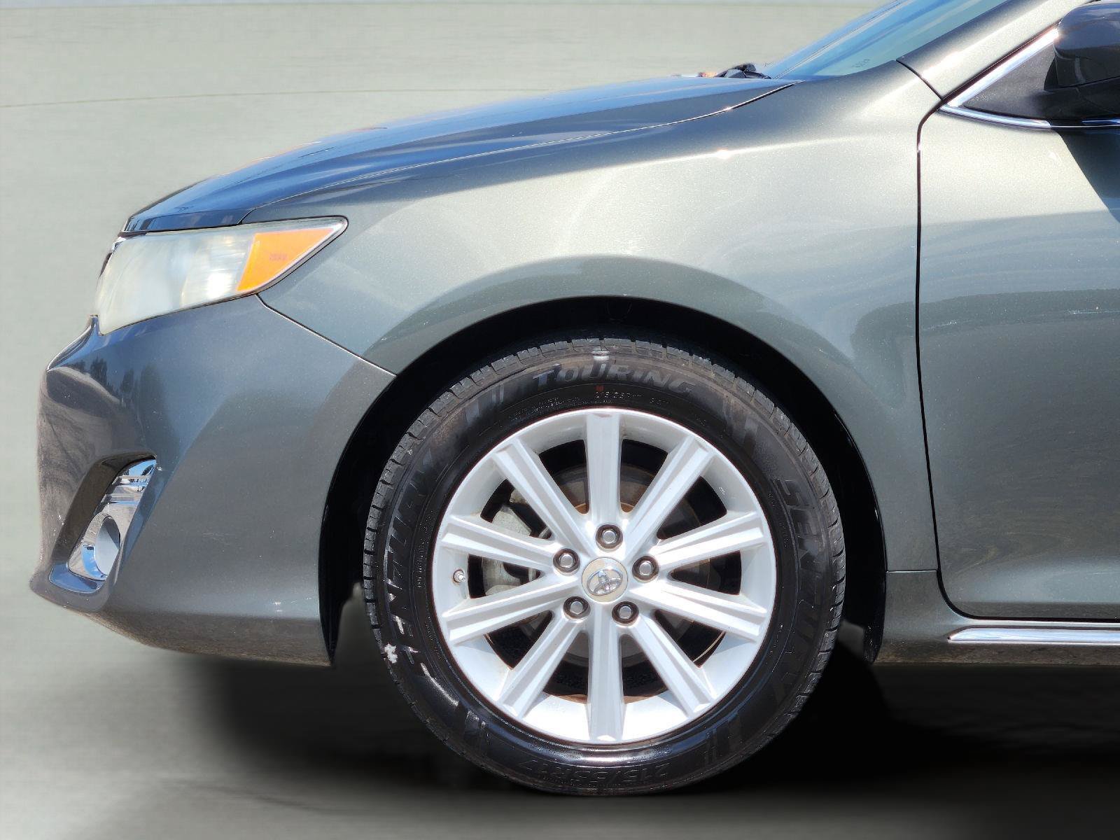 Used 2012 Toyota Camry XLE FWD image 9