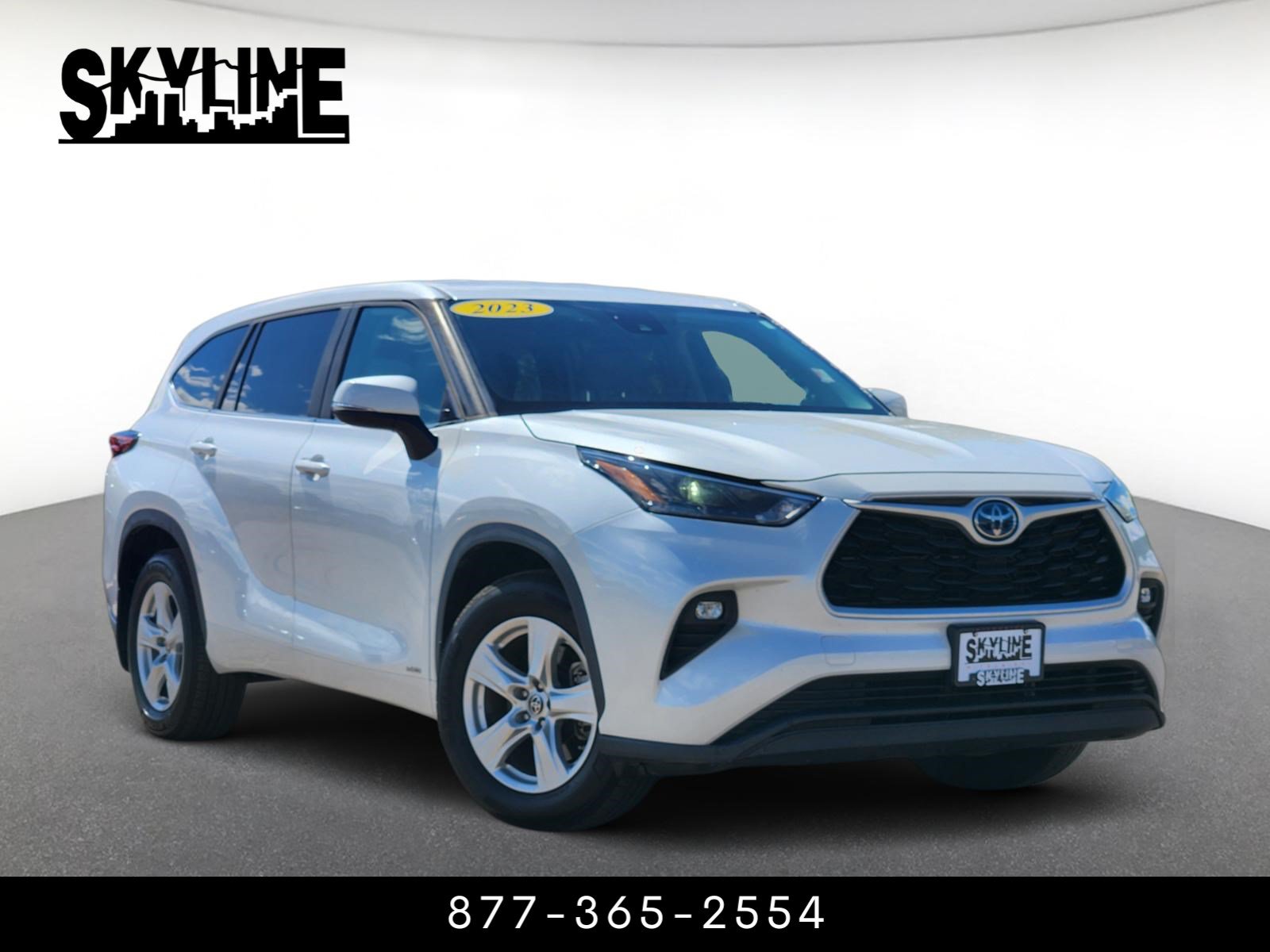Used 2023 Toyota Highlander LE AWD/4WD image 1