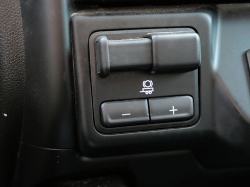 Used 2020 Chevrolet Silverado 1500 High Country w/ Technology Package AWD/4WD image 36