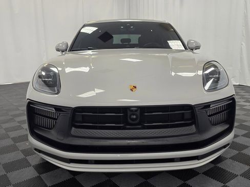 Certified 2024 Porsche Macan GTS image 10