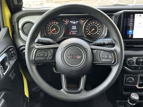 Used 2024 Jeep Gladiator Sport image 14