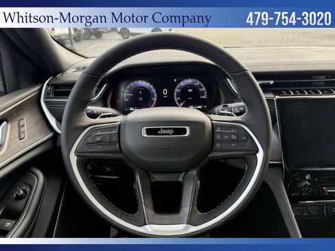 New 2025 Jeep Grand Cherokee Limited image 11