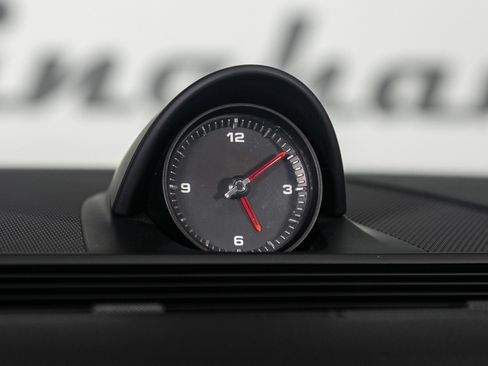 Used 2018 Porsche Panamera 4 image 44