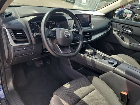 Used 2025 Nissan Rogue SV AWD/4WD image 19