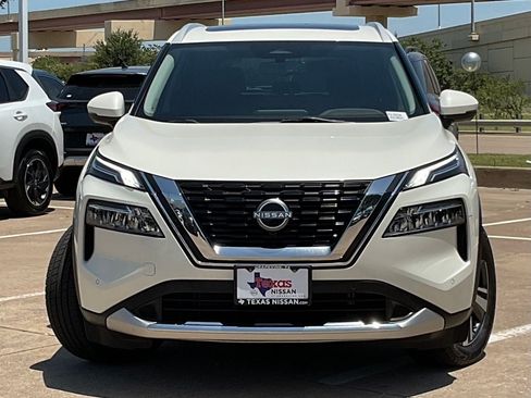 Used 2023 Nissan Rogue Platinum FWD image 2