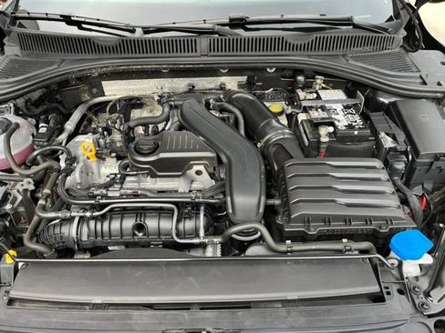 Used 2025 Volkswagen Jetta SE FWD image 34