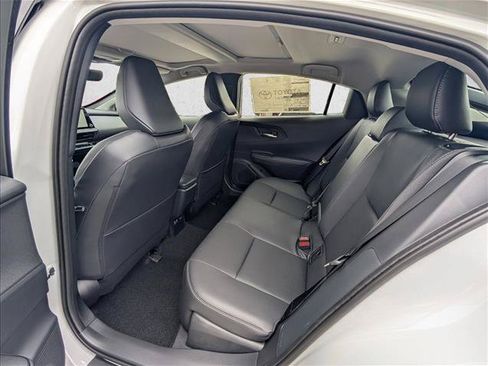 New 2026 Toyota Prius Plug-In Hybrid FWD image 9