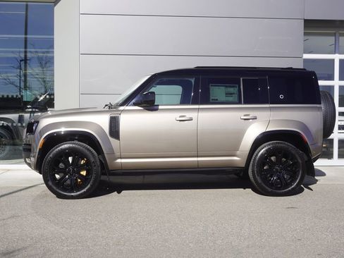 New 2026 Land Rover Defender 110 OCTA image 8