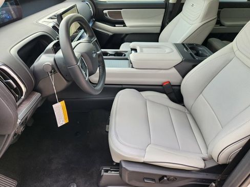 New 2026 Ford Expedition Platinum AWD/4WD image 9