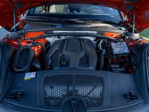 Certified 2022 Porsche Macan image 17