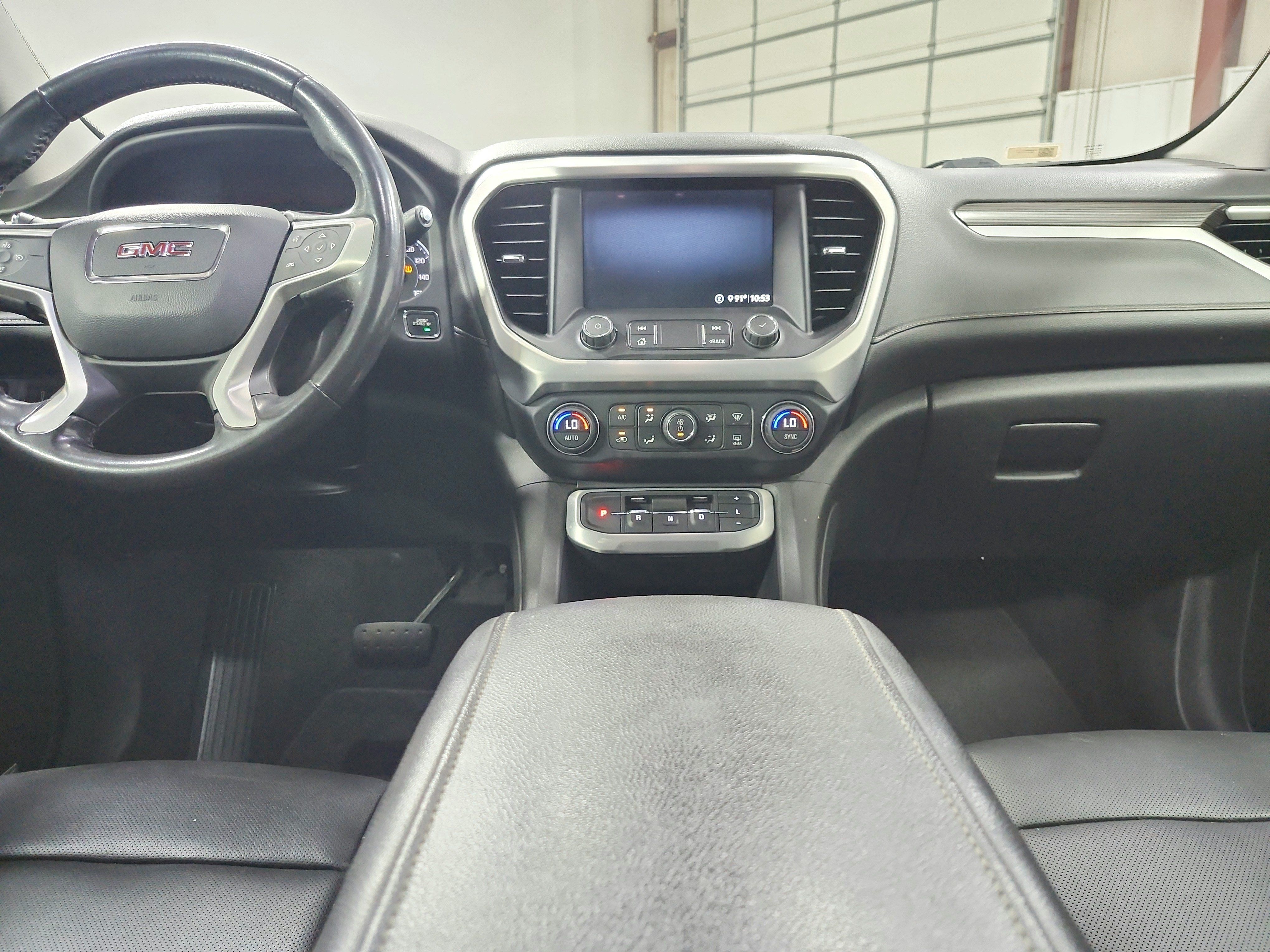 Used 2020 GMC Acadia SLT w/ LPO, Black Accent Package FWD image 25