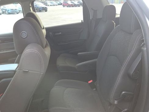 Used 2016 GMC Acadia SLE image 19