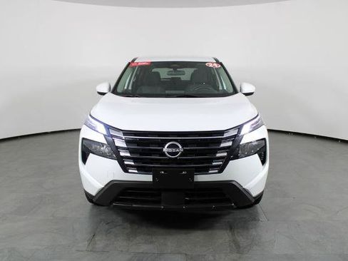 Certified 2024 Nissan Rogue SV FWD image 14