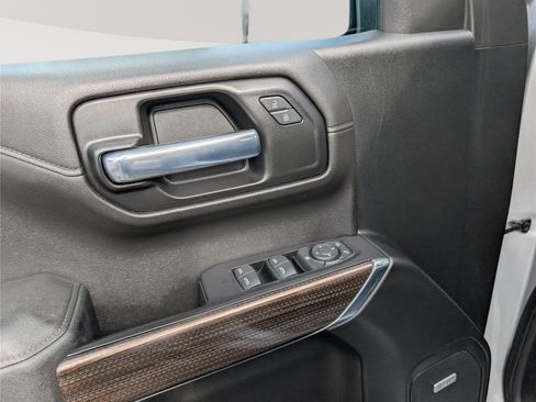 Used 2019 Chevrolet Silverado 1500 LT Trail Boss AWD/4WD image 19