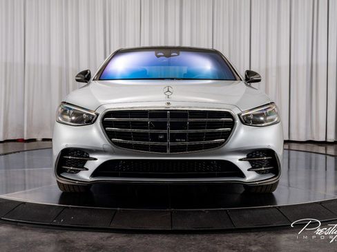 Used 2025 Mercedes-Benz S 580 4MATIC Sedan image 3