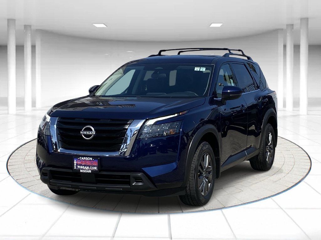 Certified 2024 Nissan Pathfinder SV FWD image 1