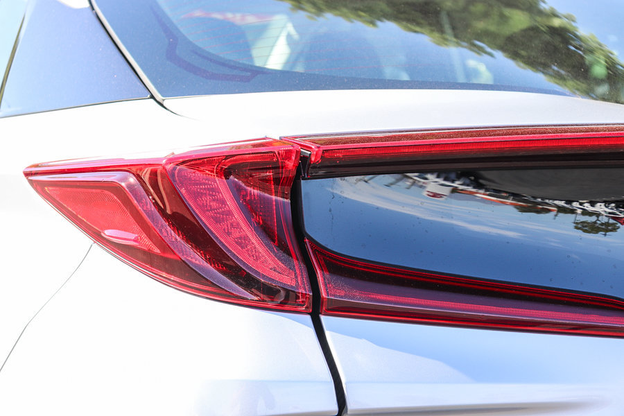 Certified 2022 Toyota Prius Prime LE FWD image 10