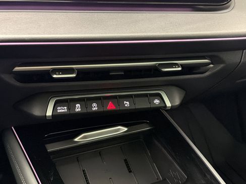 New 2026 Audi Q3 quattro 2.0T AWD/4WD image 17