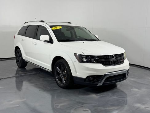 Used 2020 Dodge Journey Crossroad FWD image 3