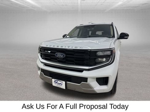 Used 2025 Ford Expedition Platinum AWD/4WD image 6