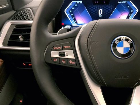 Used 2025 BMW X5 xDrive50e AWD/4WD image 18
