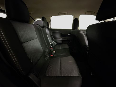 Used 2018 Mitsubishi Outlander ES FWD image 26