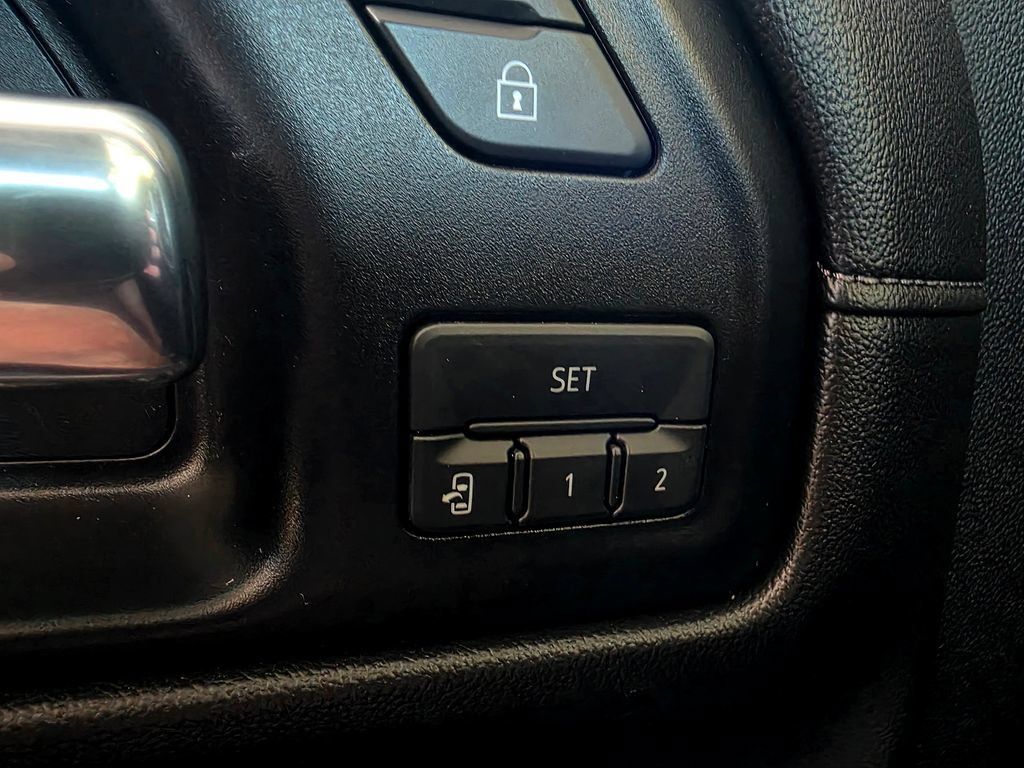 Used 2019 Chevrolet Silverado 1500 LTZ AWD/4WD image 24