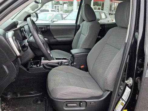 Certified 2020 Toyota Tacoma SR5 image 16