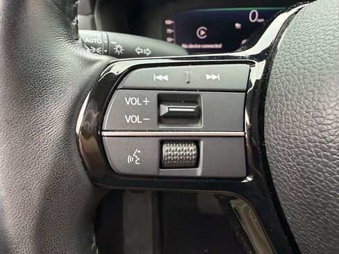 Used 2023 Honda Accord Touring image 12